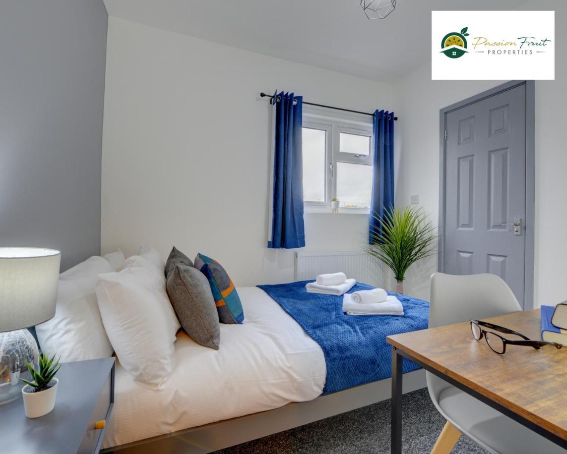 Spacious Centre House: 5-bed, Garden & Wi-fi - 56hrc Apartment *