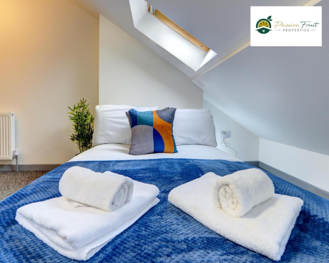 Spacious Centre House: 5-bed, Garden & Wi-fi - 56hrc